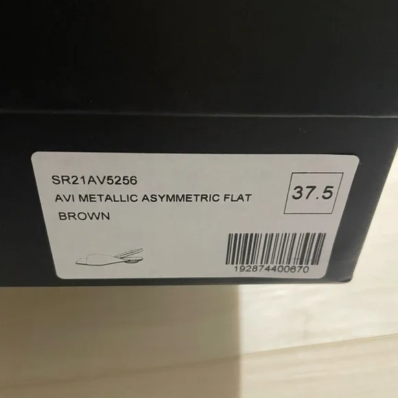 Tibi Avi Crinkle Patent Asymmetric Flat size 37.5 / 7.5 - Picture 12 of 12